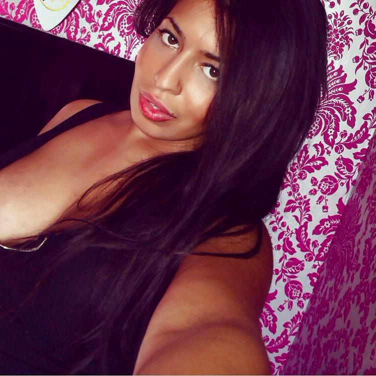 25P Ahlam bonne beurette arab part 3