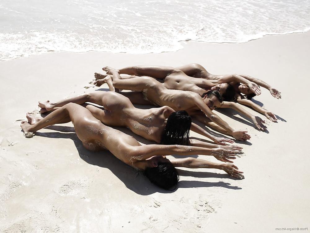 25P Stranded babes