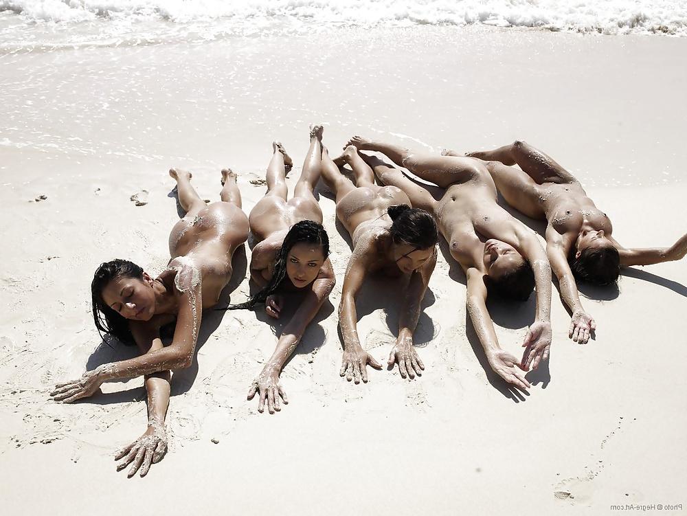 25P Stranded babes