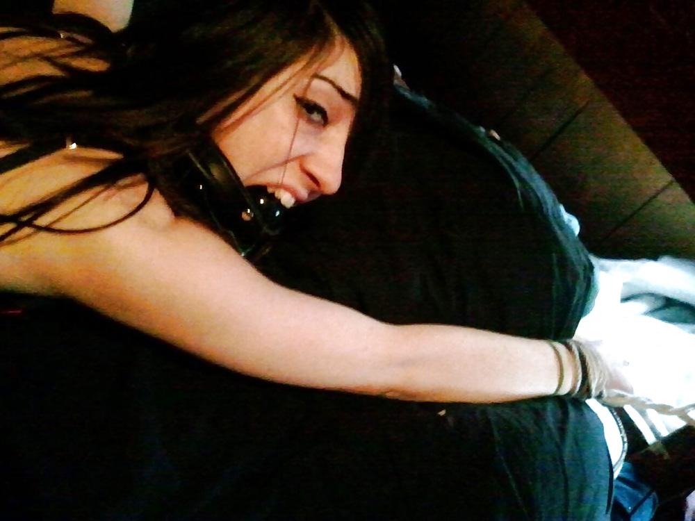 25P Amateur bondage slut