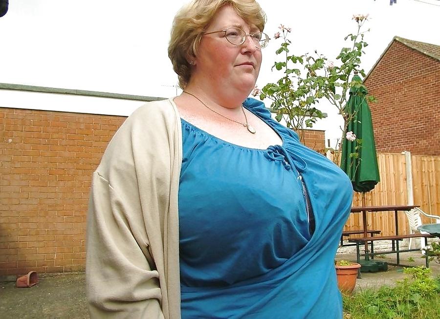 16P Big Natural Silicone-free Boobs! (Chunky Granny)
