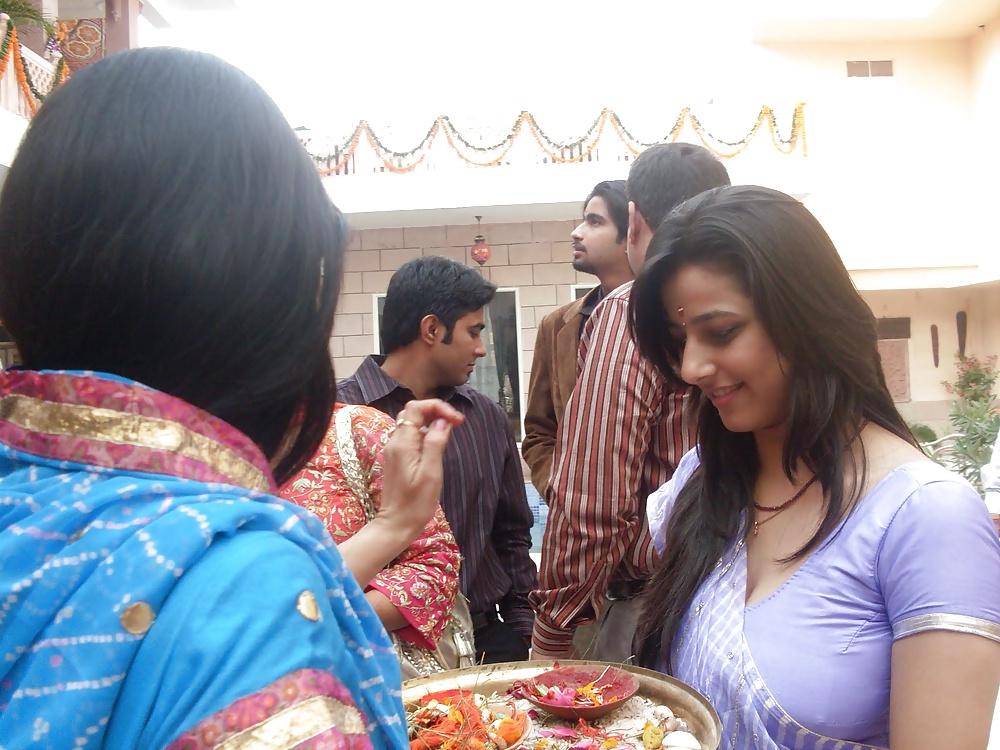 20P Lovely indian aunty