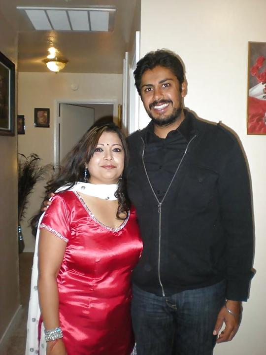 20P Lovely indian aunty