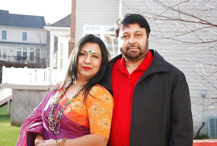 20P Lovely indian aunty