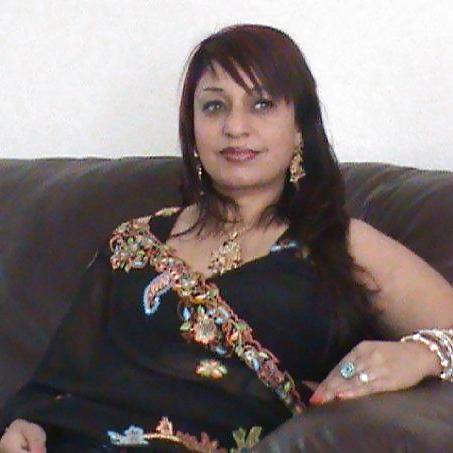 20P Lovely indian aunty