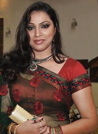 20P Lovely indian aunty