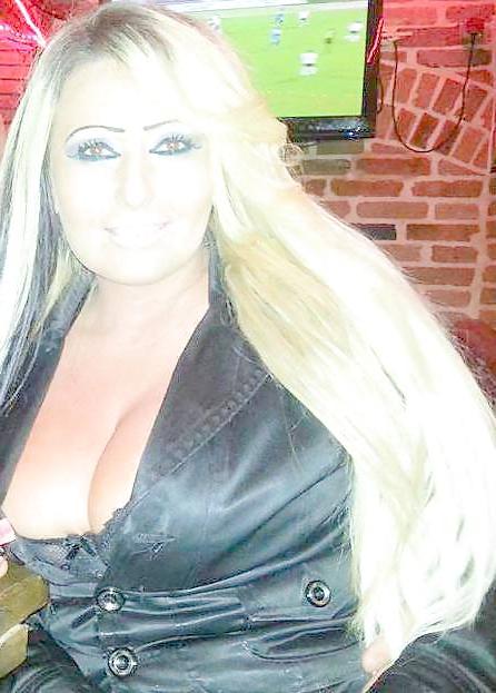 25P Sexy mature wife 3 just her boobs