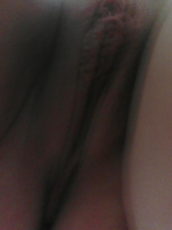 23P Best of Baby using her phone again, pics from the road&work