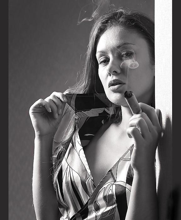 20P Smoking Girls By Blondelover