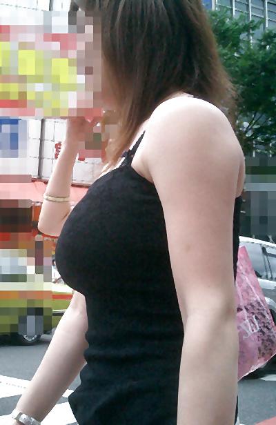 20P Japanese Girl Boobs 08