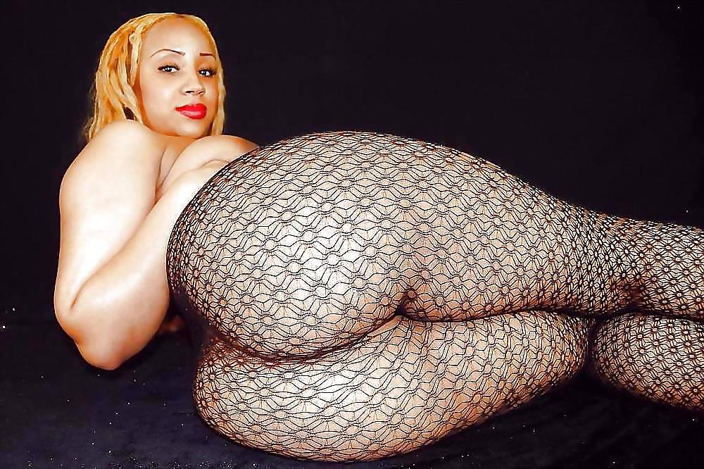 9P Ebony: Yellow Pound Cakes