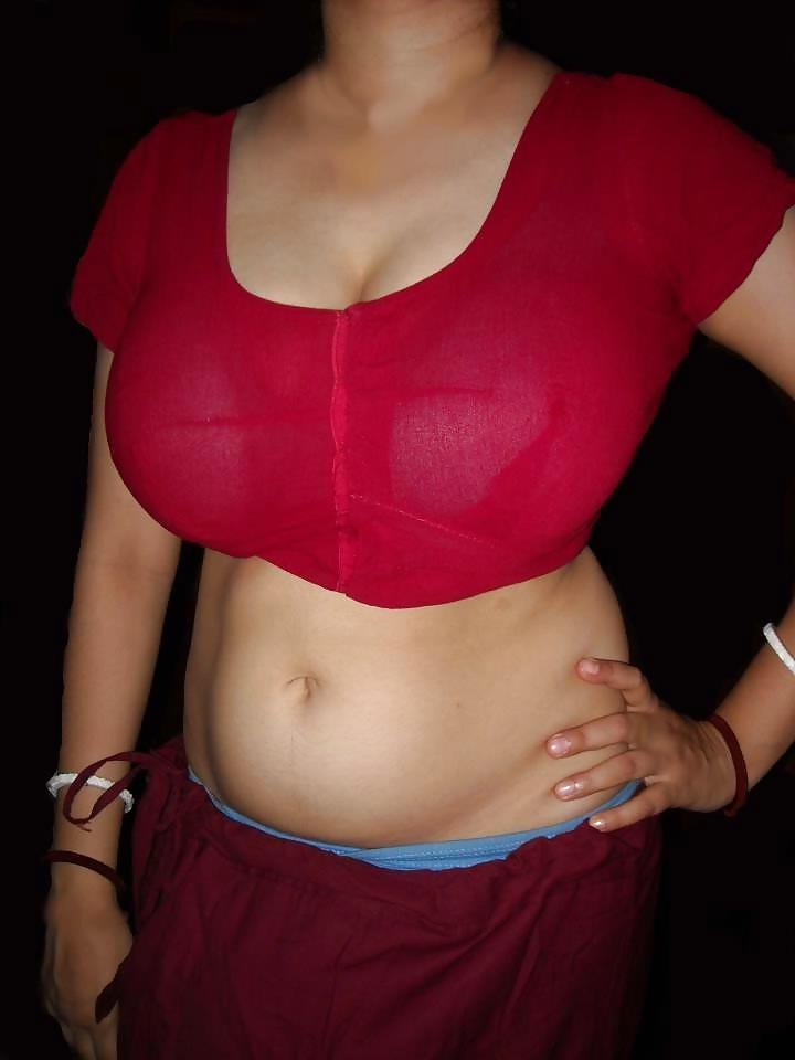 25P Indian aunty show