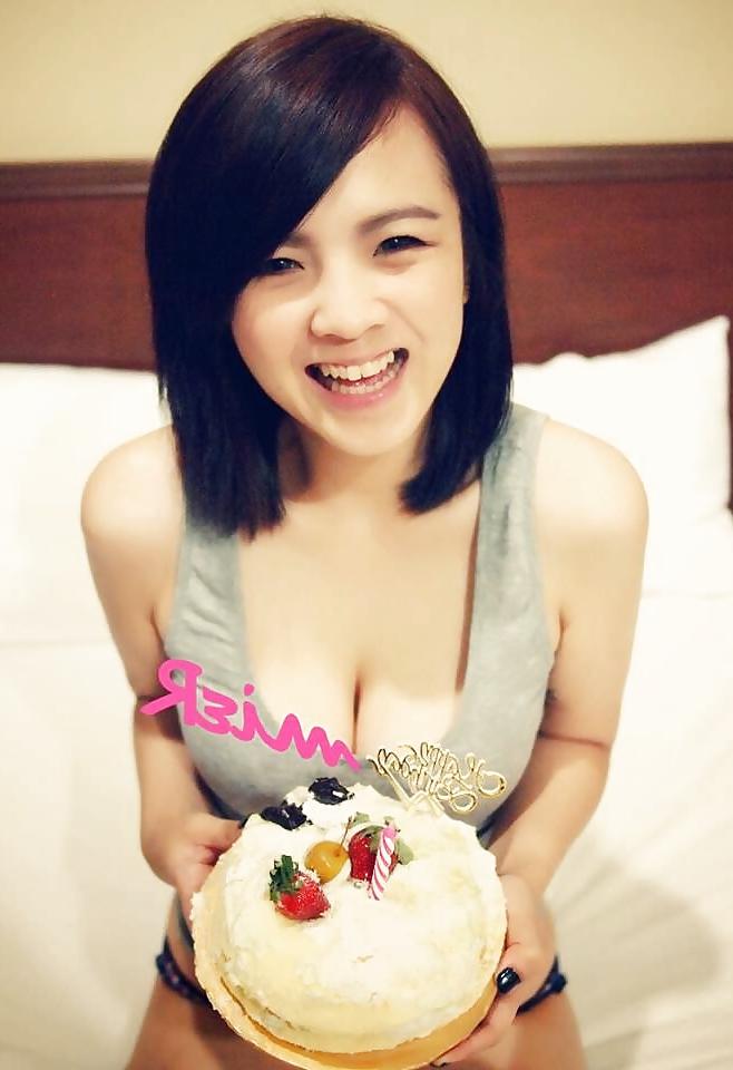25P Hot Malaysian Model