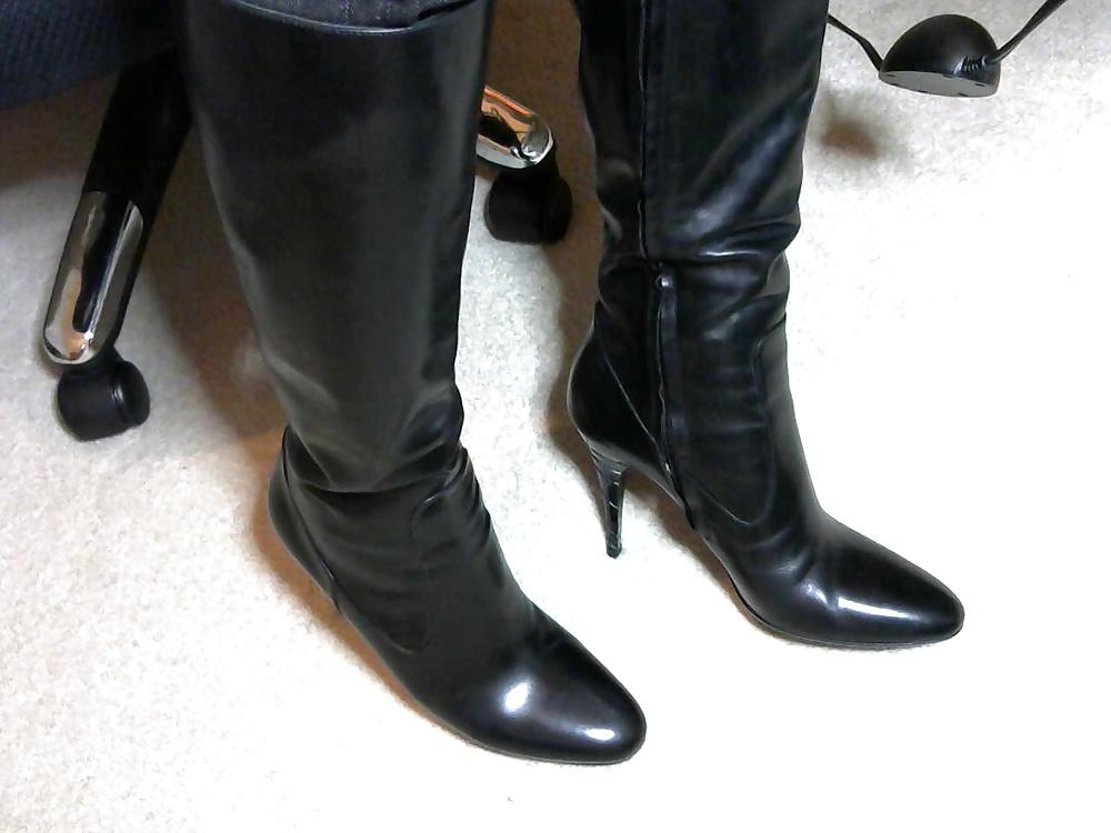 25P Burberry Boots
