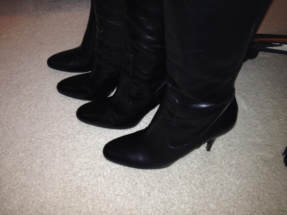 25P Burberry Boots