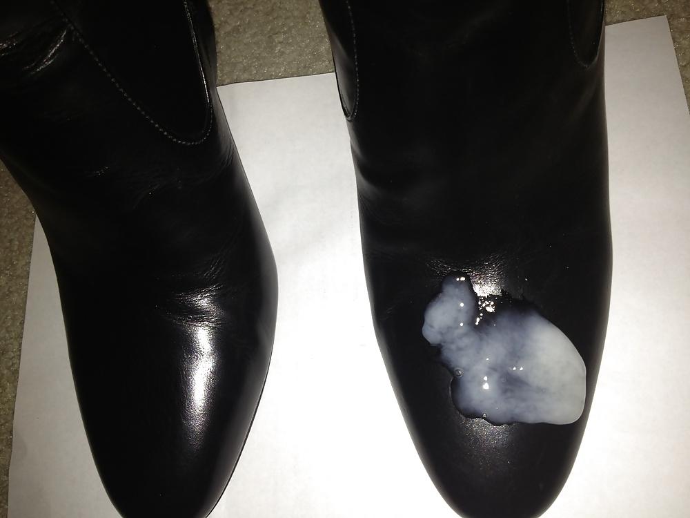 25P Burberry Boots