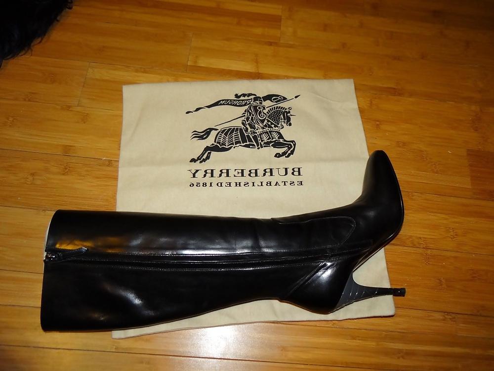 25P Burberry Boots