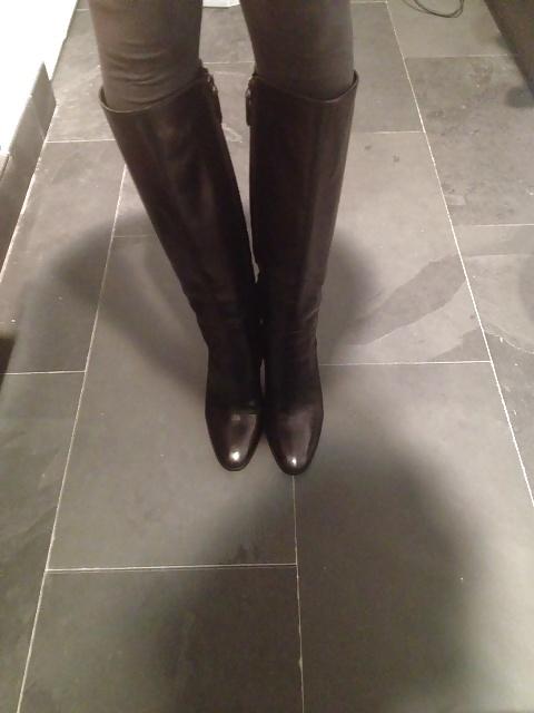 25P Burberry Boots