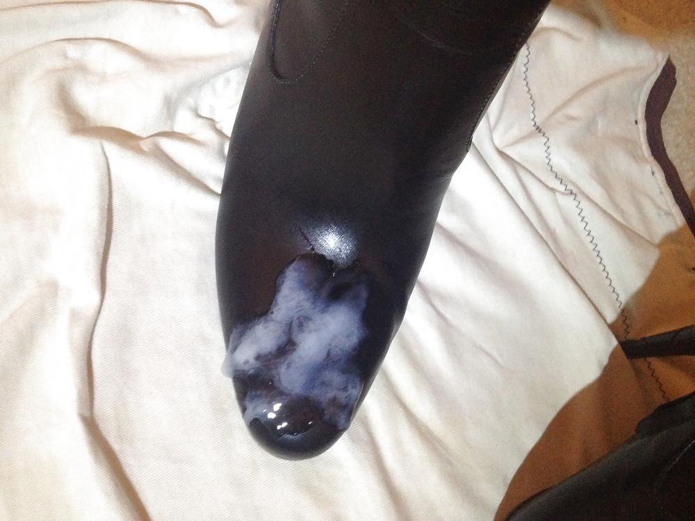 25P Burberry Boots