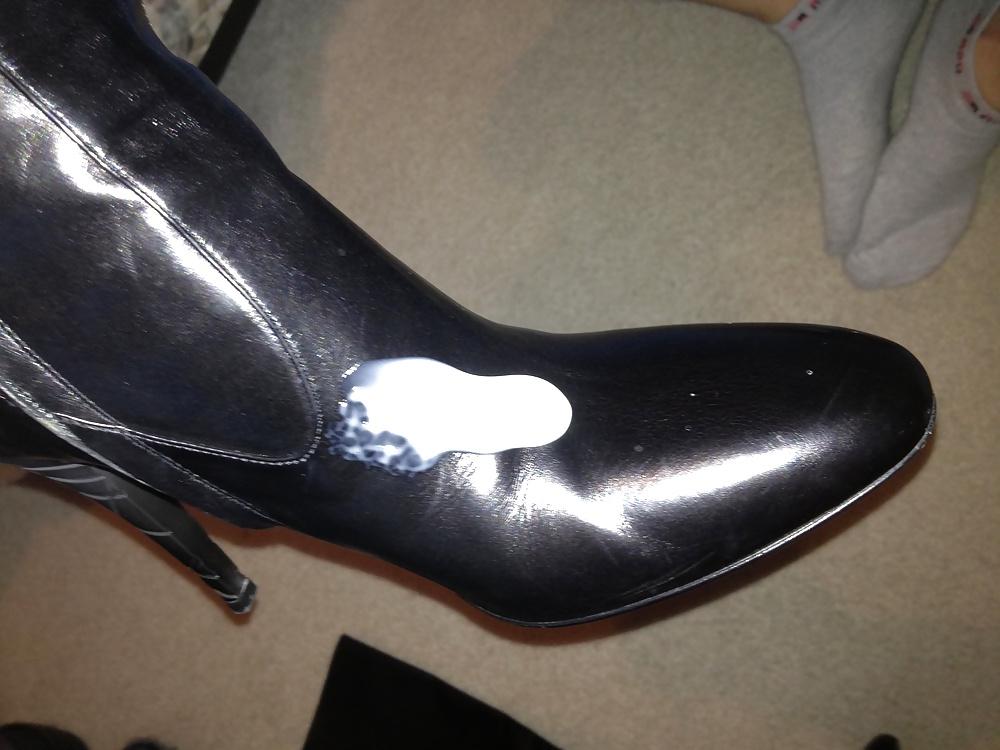 25P Burberry Boots