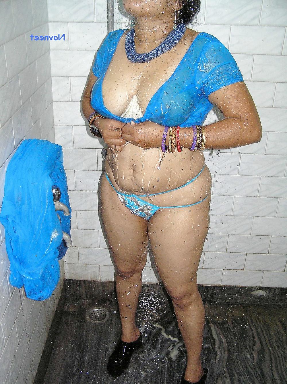 25P Indian aunty show 6