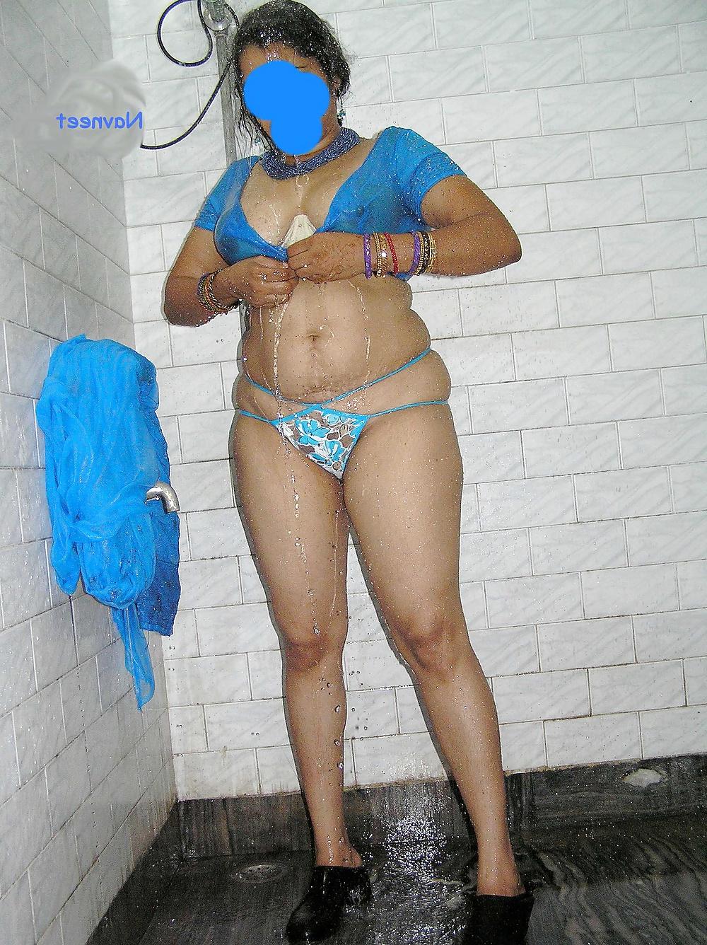 25P Indian aunty show 6