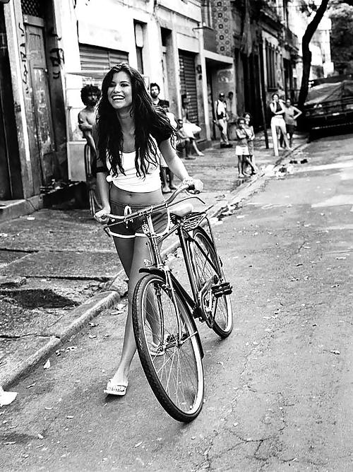 25P Bicycle car girl