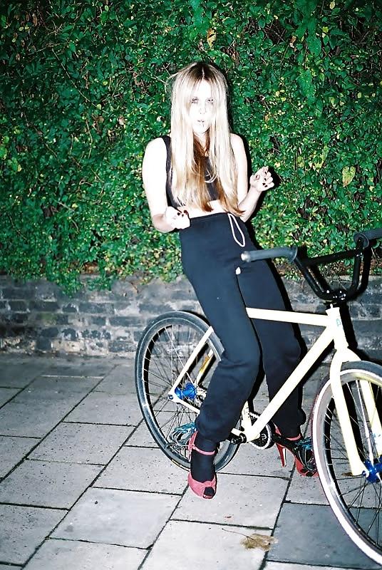 25P Bicycle car girl