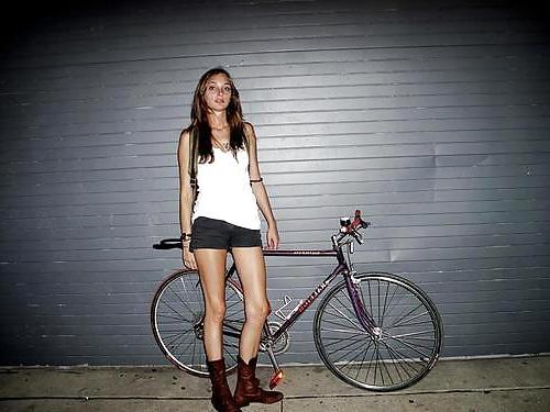 25P Bicycle car girl