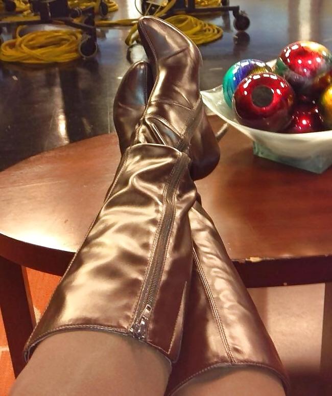 25P BOOTS AND HEELS
