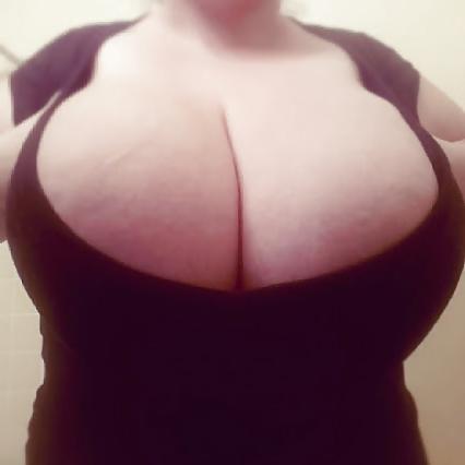 11P Huge tits