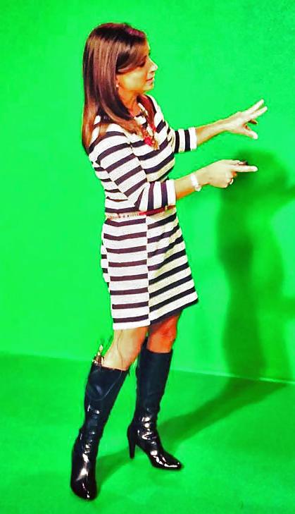 25P Northcoast Weather MILF Hollie in Boots