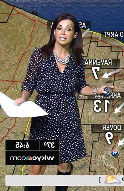 25P Northcoast Weather MILF Hollie in Boots