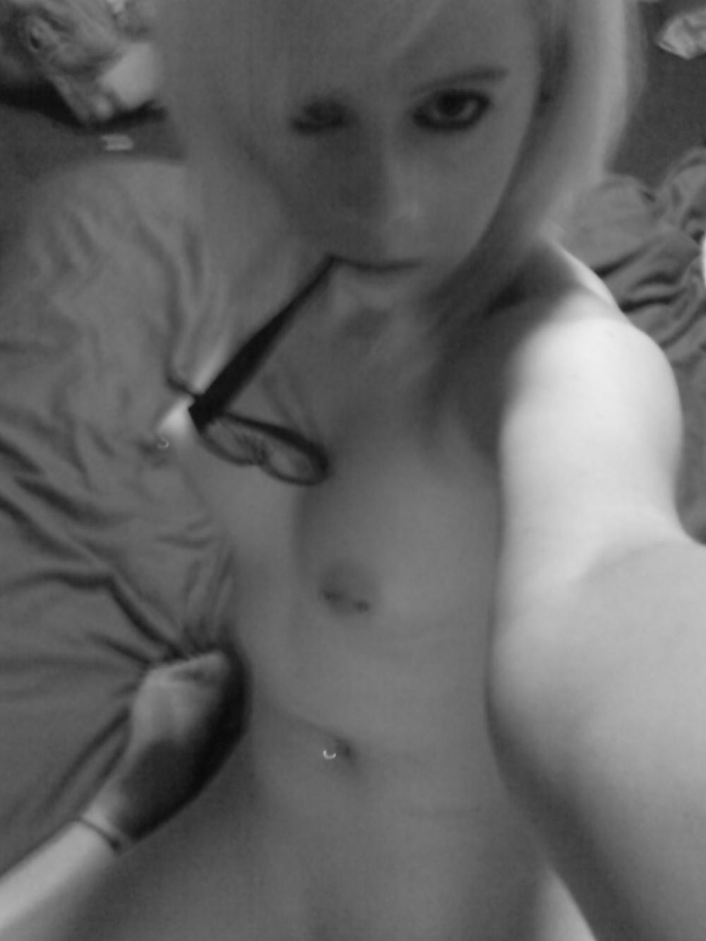 21P UK Girl - Cell Phone pics
