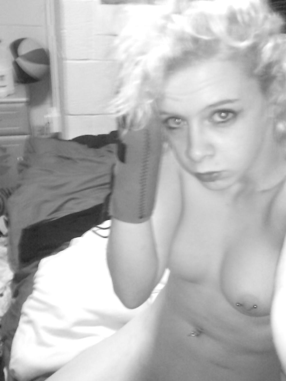 21P UK Girl - Cell Phone pics