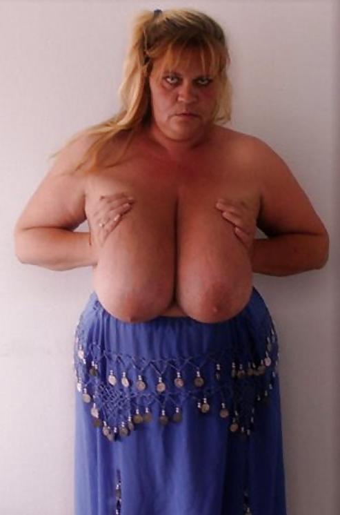 20P Mature saggy tits 29.