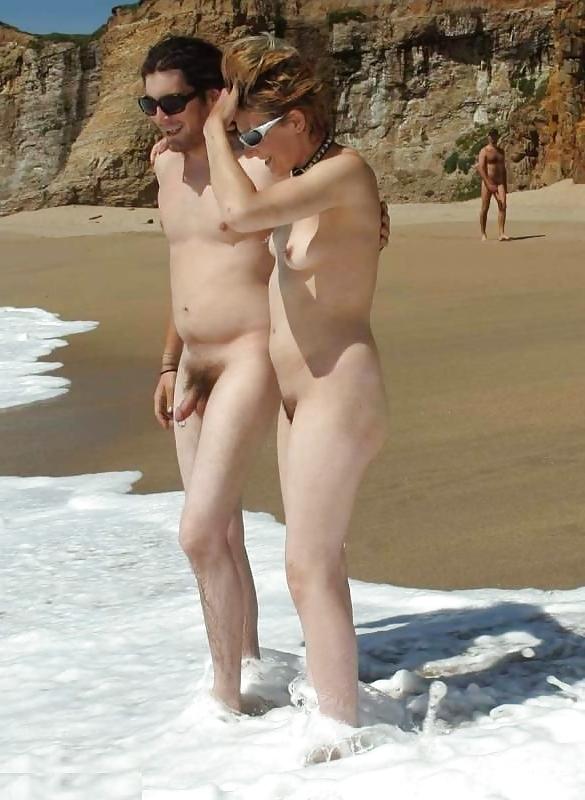 20P Naked couple 25.