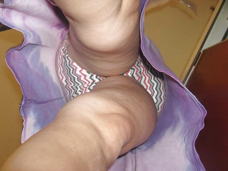 7P Italian milf - upskirt sotto la gonna