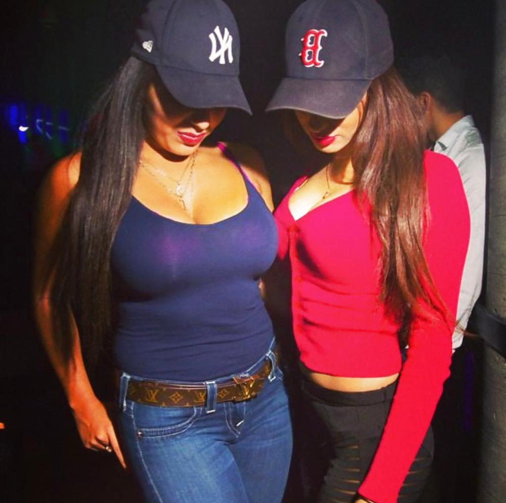 25P Beurette jolies boobs