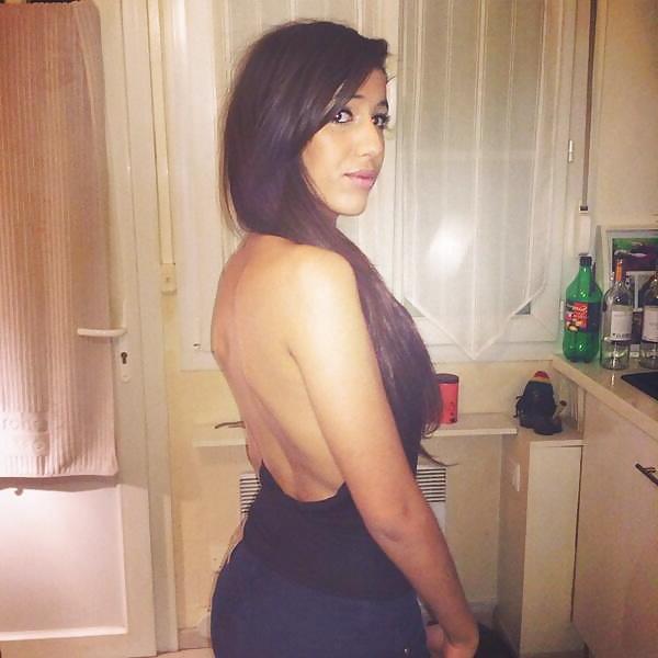 25P Beurette jolies boobs