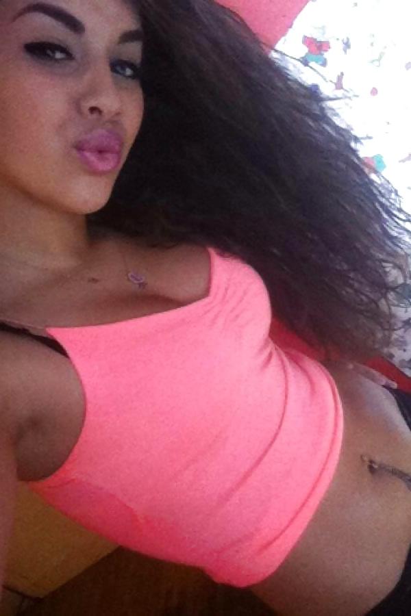 25P Beurette jolies boobs