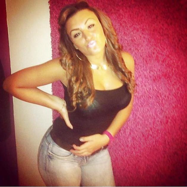 25P Beurette jolies boobs