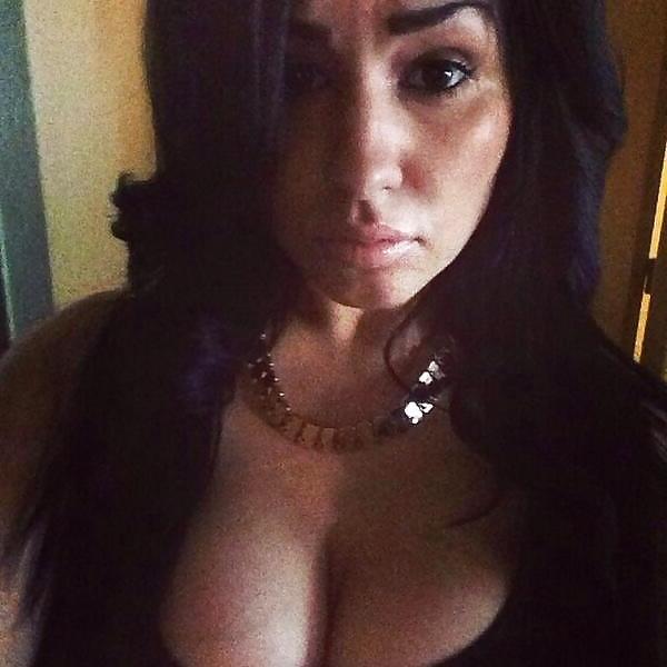 25P Beurette jolies boobs