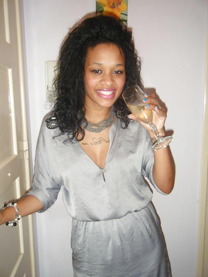 10P Facebook friend Maria (Angolana)
