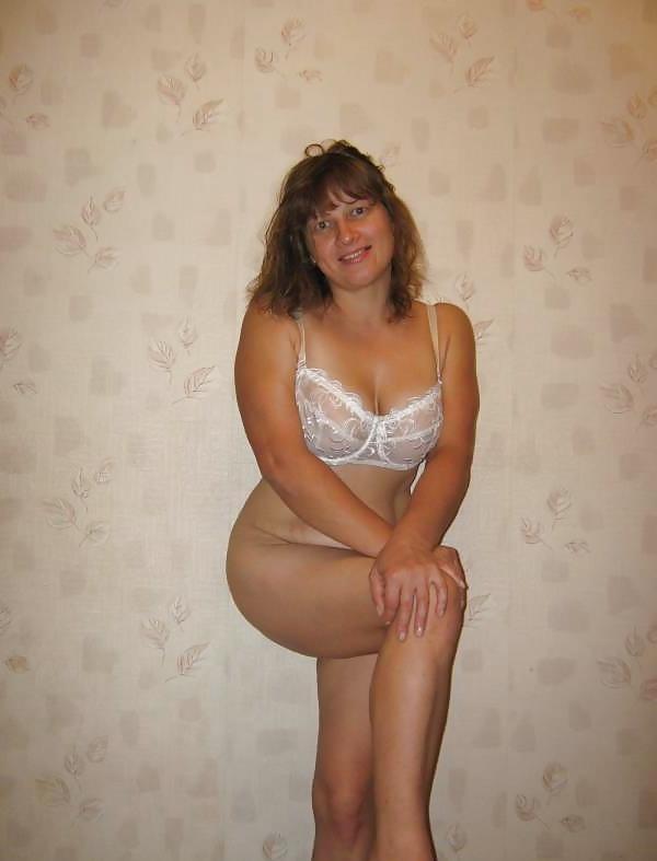 8P Posing in the bed for husband