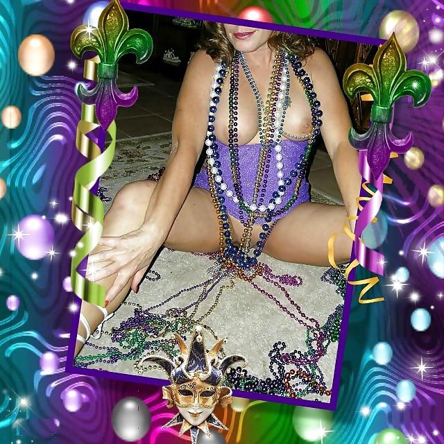 25P Milf dressed for Marti Gras