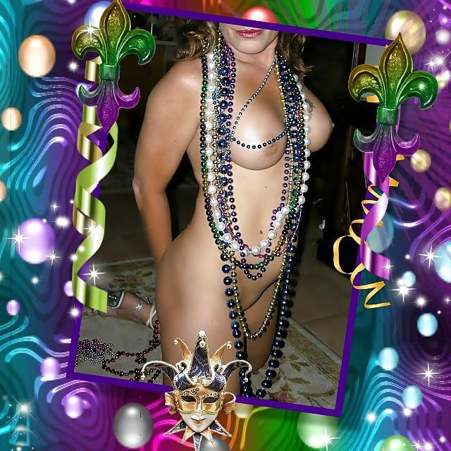 25P Milf dressed for Marti Gras