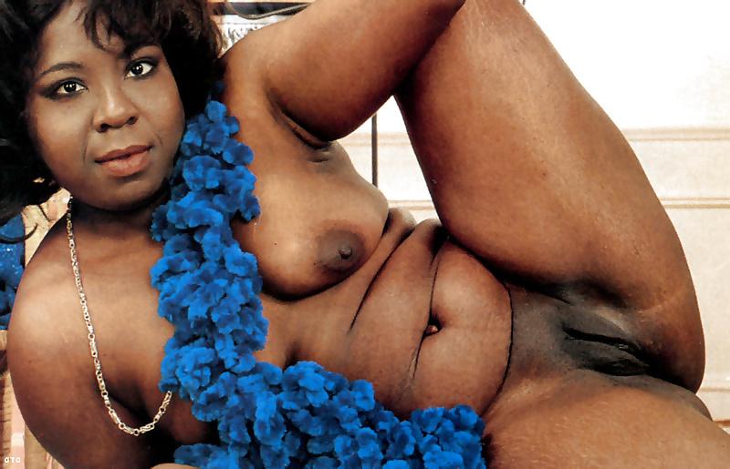 10P Ebony Babe - Lioness