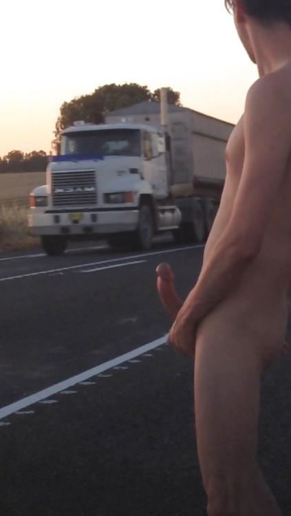 25P Gay Guys Putting On A Show