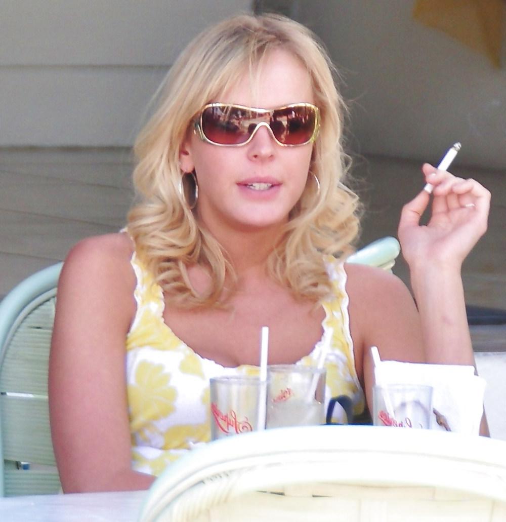 5P Sexy Smoking Women
